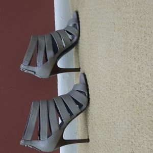 NIB Maria Shariapova by Cole Haan grey heels. 7B